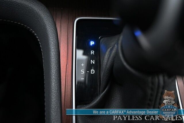 2023 Toyota Sienna XLE Hybrid / AWD / Power & Heated Leather Seats / Sunroof / Adaptive Cruise / Lane Depart & Blind Spot Alert / Rear Captain Chairs / 3rd Row / Apple CarPlay & Android Auto / Back Up Camera / 36 MPG / 1-Owner Anchorage AK