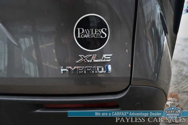 2023 Toyota Sienna XLE Hybrid / AWD / Power & Heated Leather Seats / Sunroof / Adaptive Cruise / Lane Depart & Blind Spot Alert / Rear Captain Chairs / 3rd Row / Apple CarPlay & Android Auto / Back Up Camera / 36 MPG / 1-Owner Anchorage AK
