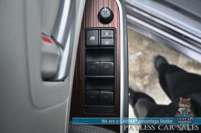 2023 Toyota Sienna XLE Hybrid / AWD / Power & Heated Leather Seats / Sunroof / Adaptive Cruise / Lane Depart & Blind Spot Alert / Rear Captain Chairs / 3rd Row / Apple CarPlay & Android Auto / Back Up Camera / 36 MPG / 1-Owner Anchorage AK