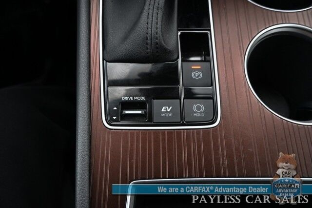 2023 Toyota Sienna XLE Hybrid / AWD / Power & Heated Leather Seats / Sunroof / Adaptive Cruise / Lane Depart & Blind Spot Alert / Rear Captain Chairs / 3rd Row / Apple CarPlay & Android Auto / Back Up Camera / 36 MPG / 1-Owner Anchorage AK