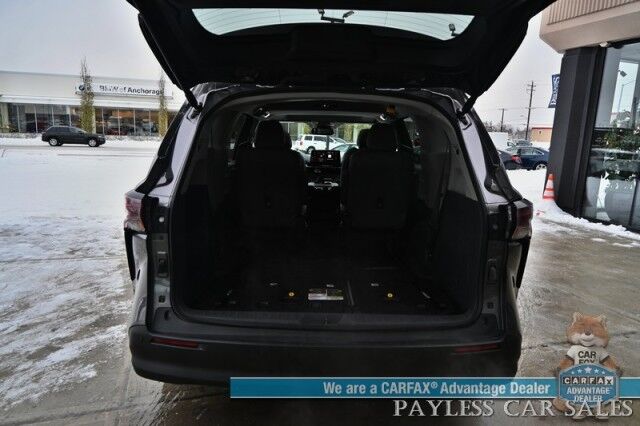 2023 Toyota Sienna XLE Hybrid / AWD / Power & Heated Leather Seats / Sunroof / Adaptive Cruise / Lane Depart & Blind Spot Alert / Rear Captain Chairs / 3rd Row / Apple CarPlay & Android Auto / Back Up Camera / 36 MPG / 1-Owner Anchorage AK