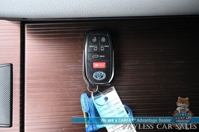 2023 Toyota Sienna XLE Hybrid / AWD / Power & Heated Leather Seats / Sunroof / Adaptive Cruise / Lane Depart & Blind Spot Alert / Rear Captain Chairs / 3rd Row / Apple CarPlay & Android Auto / Back Up Camera / 36 MPG / 1-Owner Anchorage AK