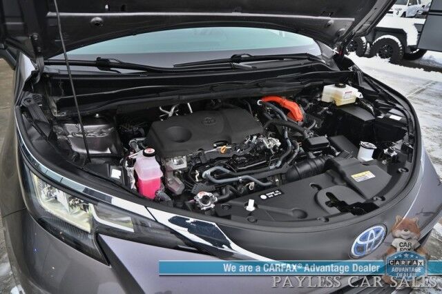 2023 Toyota Sienna XLE Hybrid / AWD / Power & Heated Leather Seats / Sunroof / Adaptive Cruise / Lane Depart & Blind Spot Alert / Rear Captain Chairs / 3rd Row / Apple CarPlay & Android Auto / Back Up Camera / 36 MPG / 1-Owner Anchorage AK