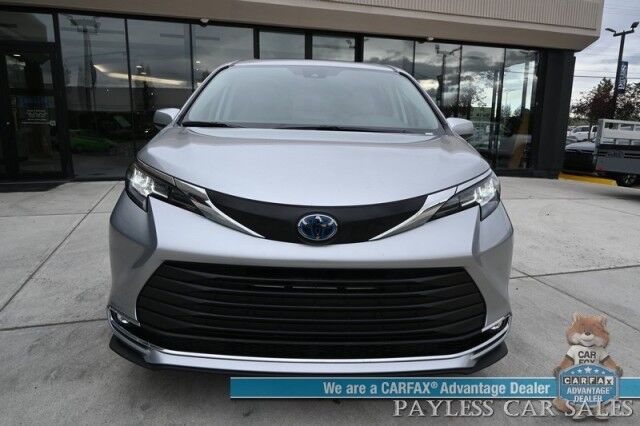 2023 Toyota Sienna XLE Hybrid