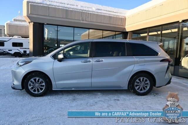 2023 Toyota Sienna XLE Hybrid