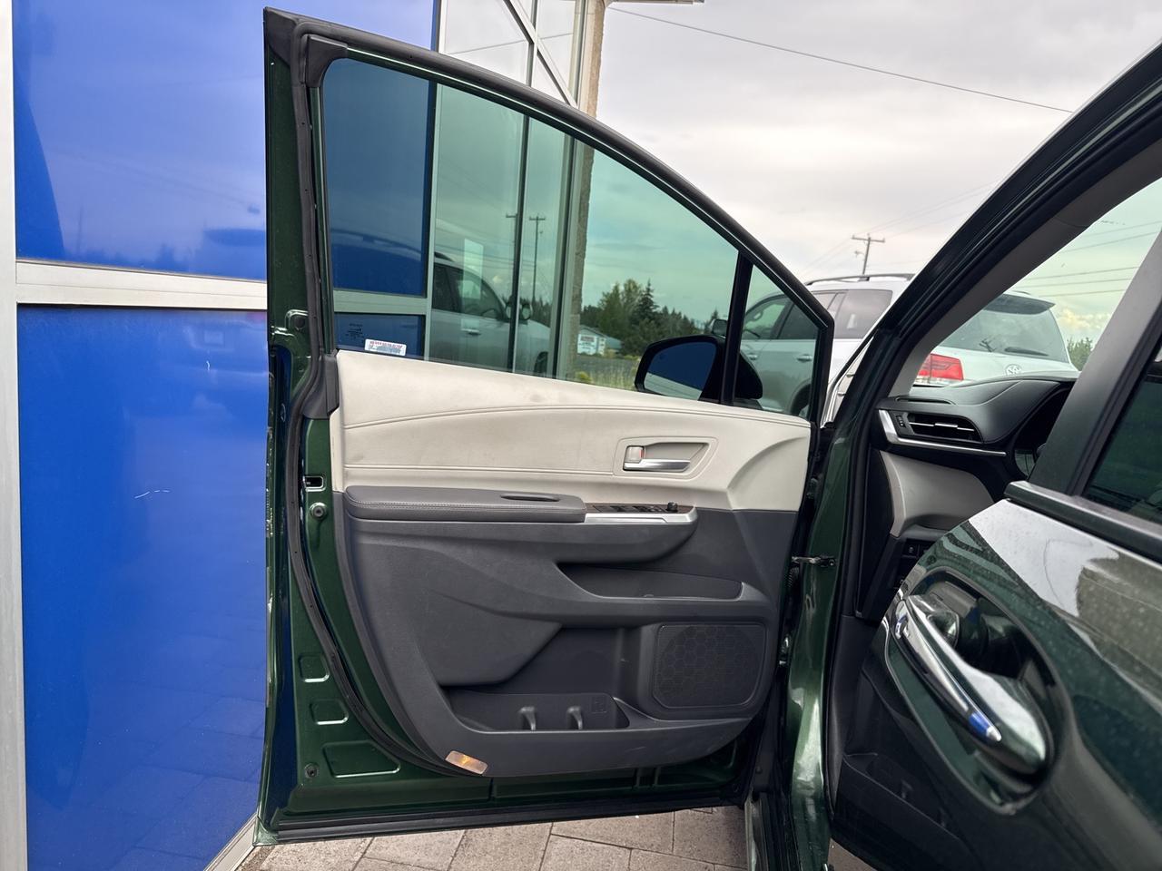 2023 Toyota Sienna XLE Bend OR
