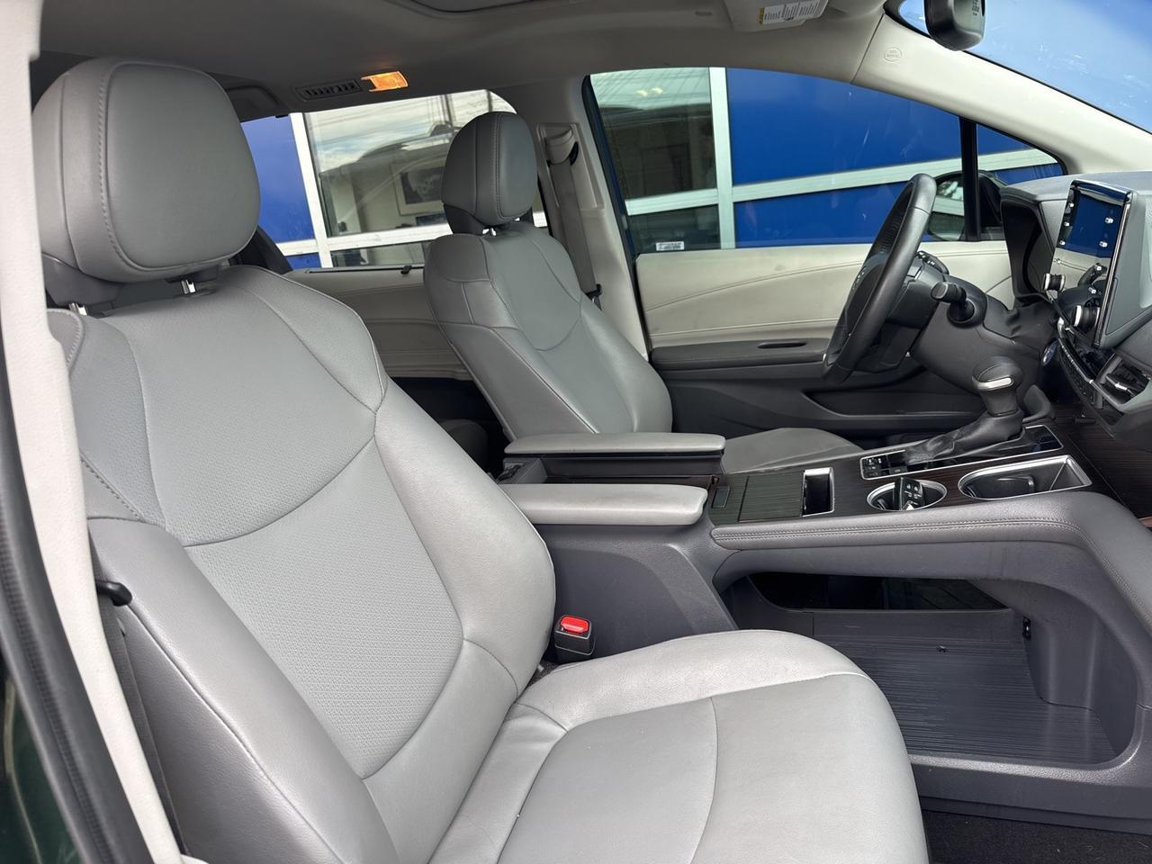 2023 Toyota Sienna XLE Bend OR