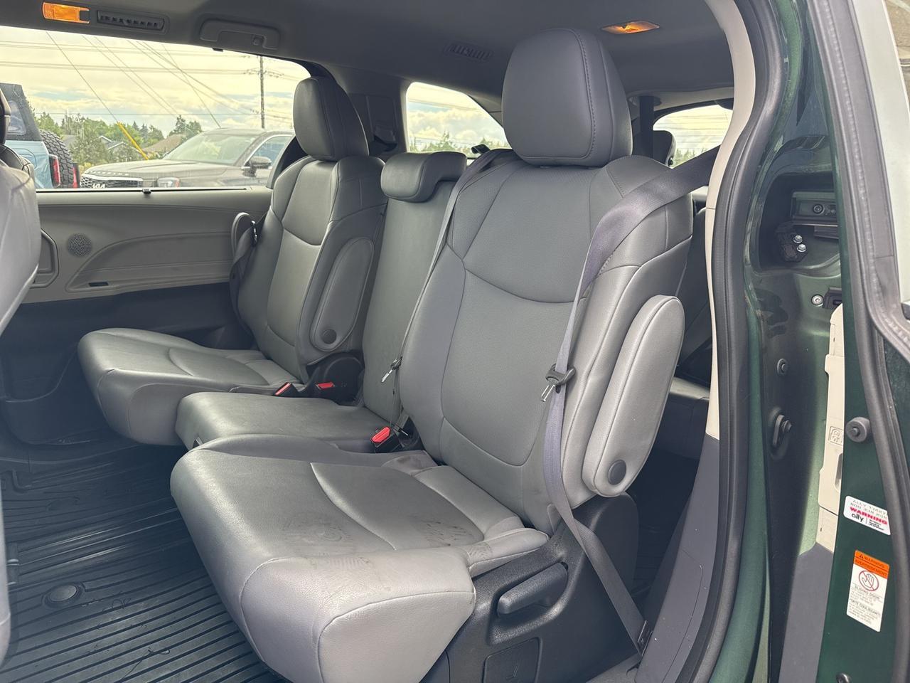2023 Toyota Sienna XLE Bend OR