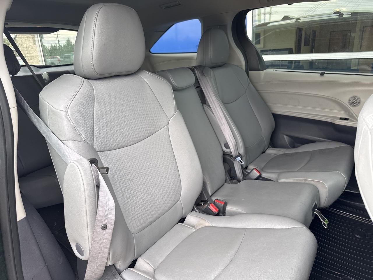 2023 Toyota Sienna XLE Bend OR