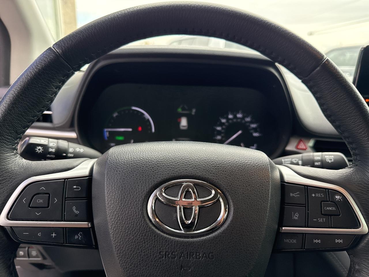 2023 Toyota Sienna XLE Bend OR