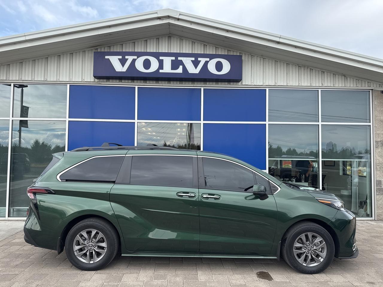 2023 Toyota Sienna XLE Bend OR