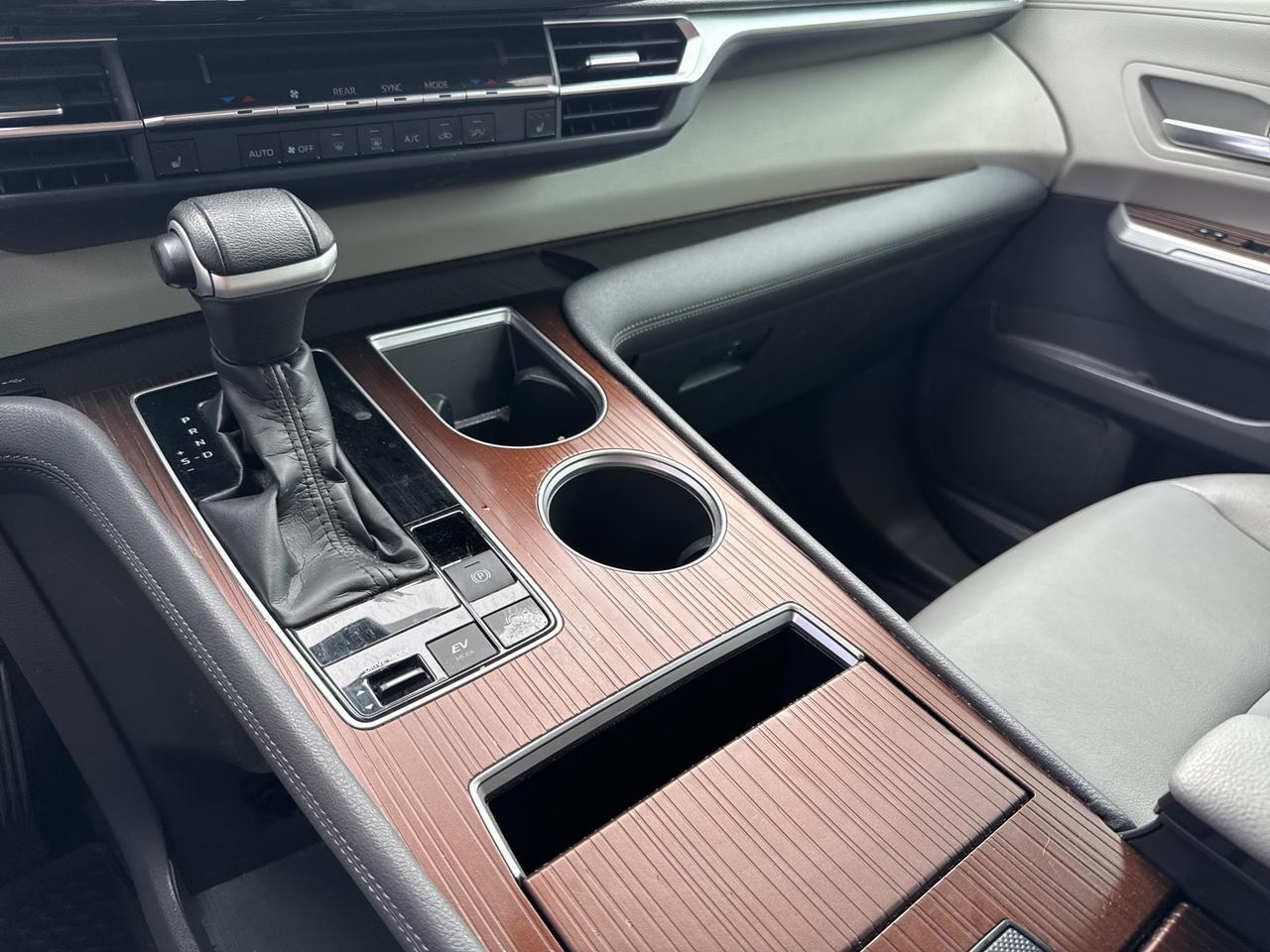 2023 Toyota Sienna XLE Bend OR