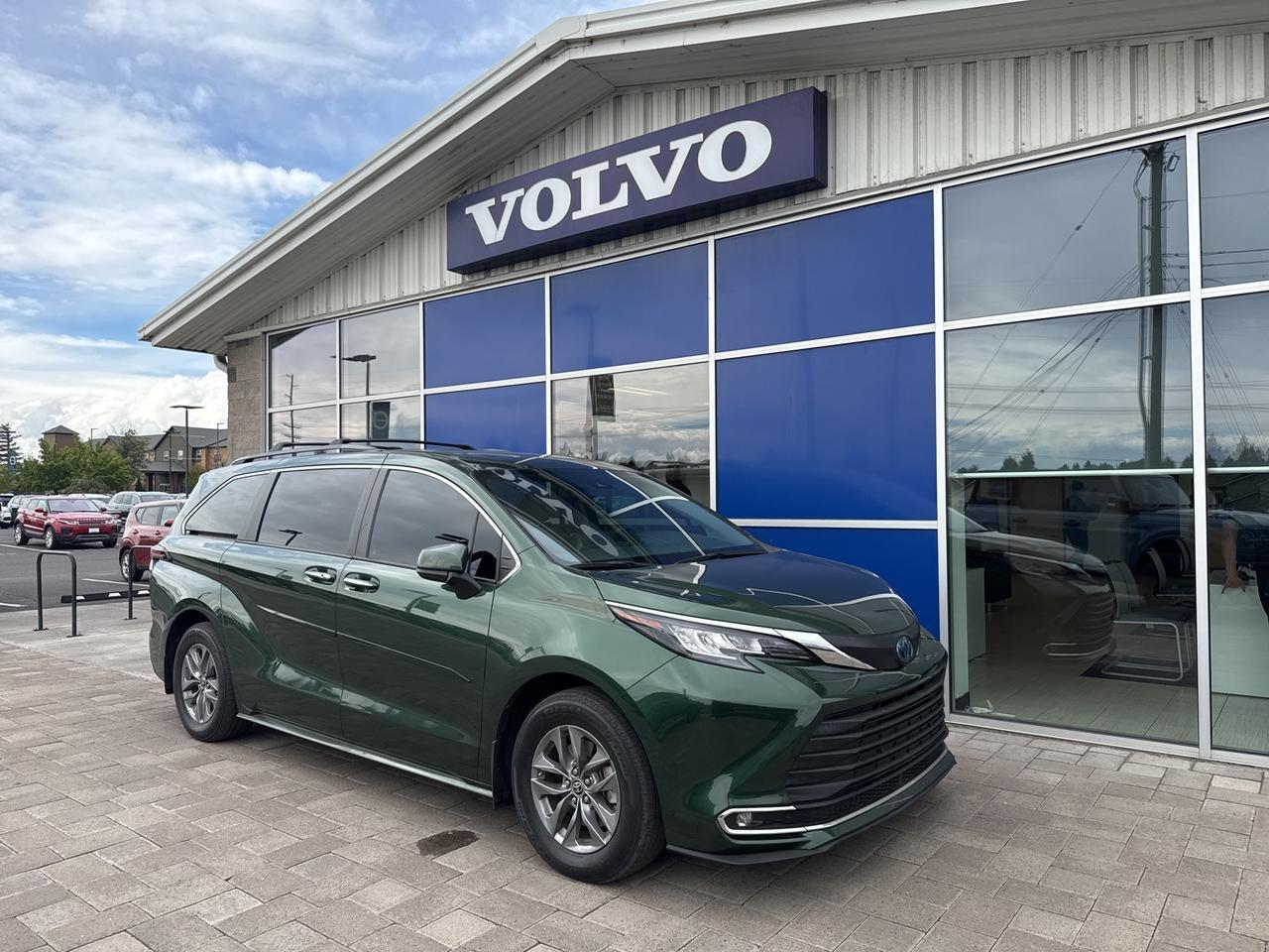 2023 Toyota Sienna XLE Bend OR