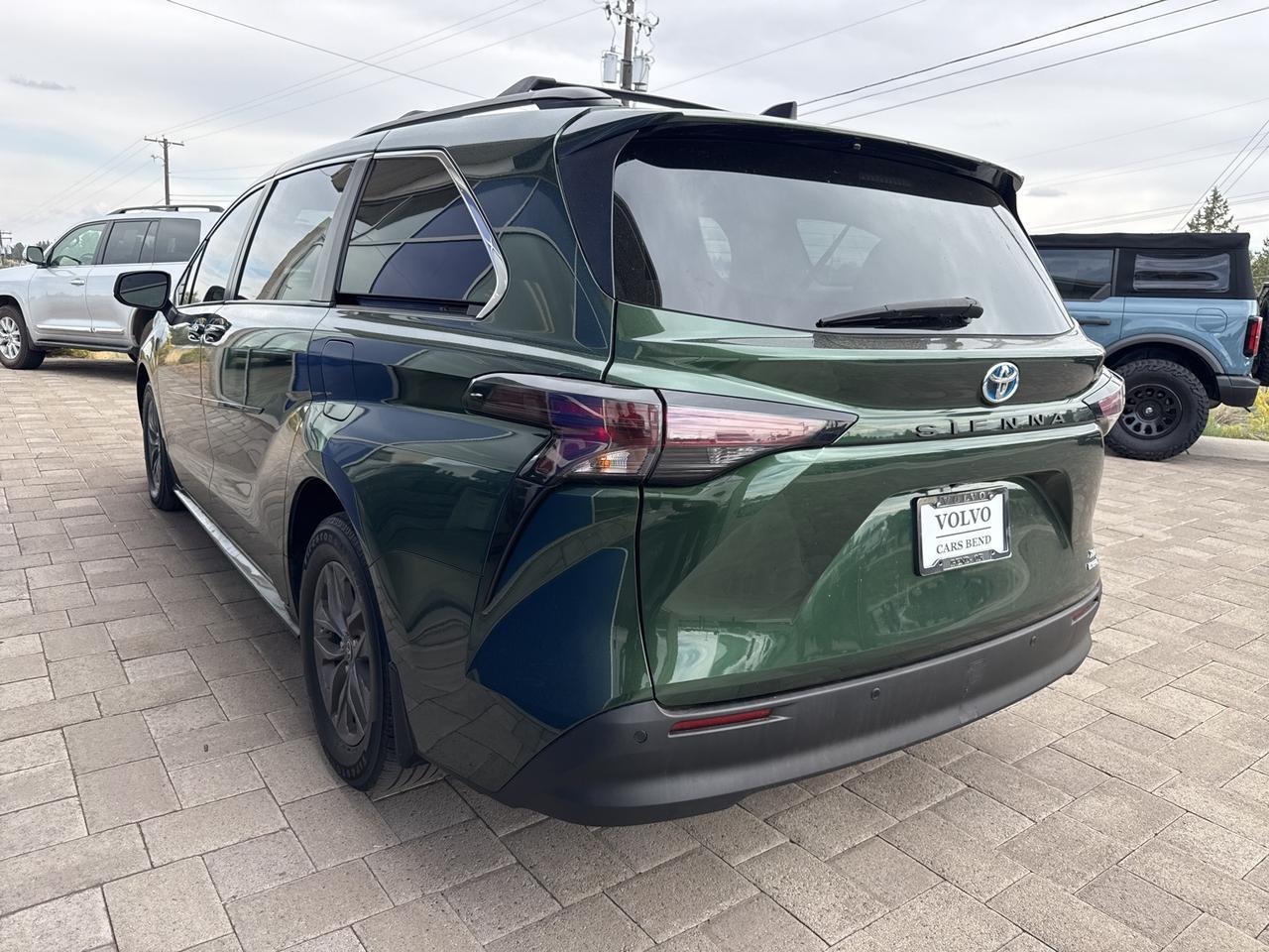2023 Toyota Sienna XLE Bend OR