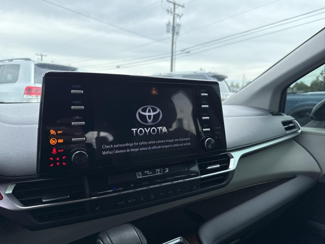 2023 Toyota Sienna XLE Bend OR