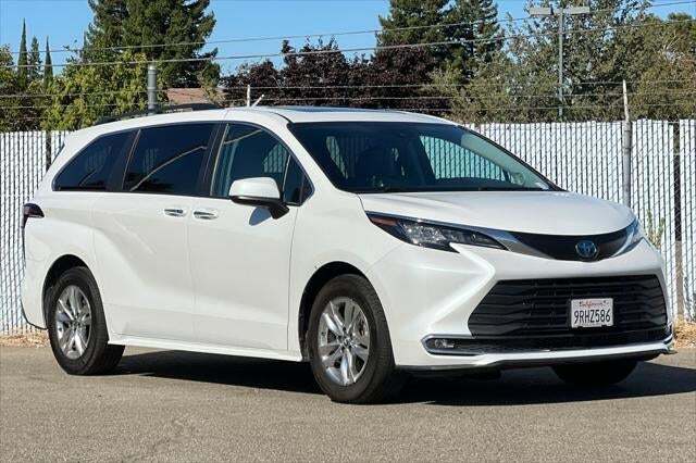 2023 Toyota Sienna XLE Roseville CA