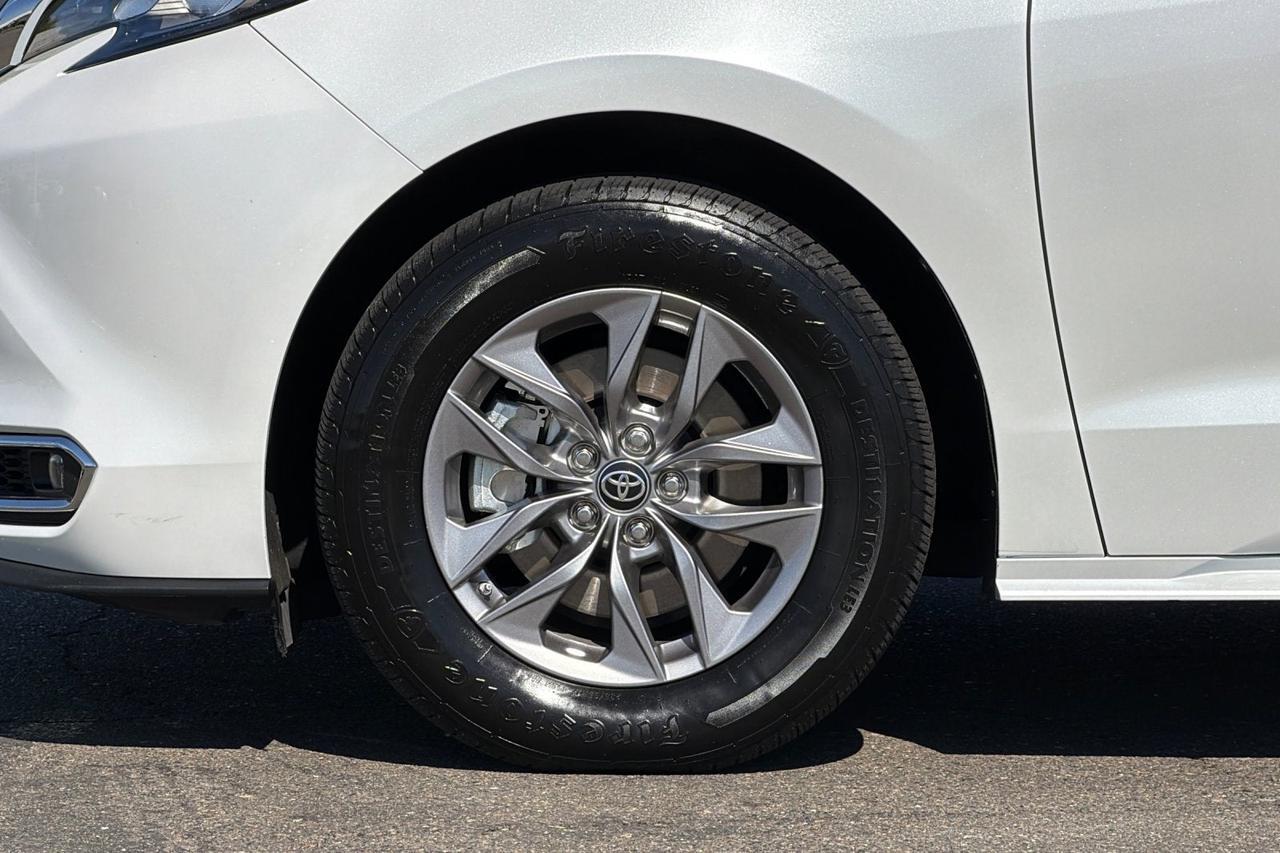 2023 Toyota Sienna XLE Roseville CA