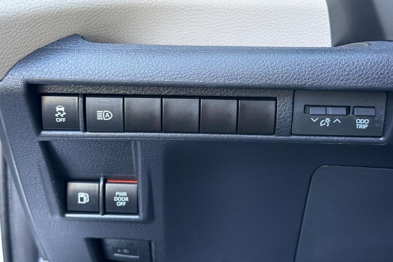 2023 Toyota Sienna XLE Roseville CA