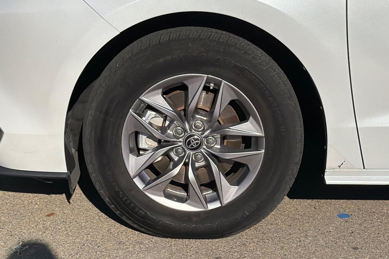 2023 Toyota Sienna XLE Roseville CA