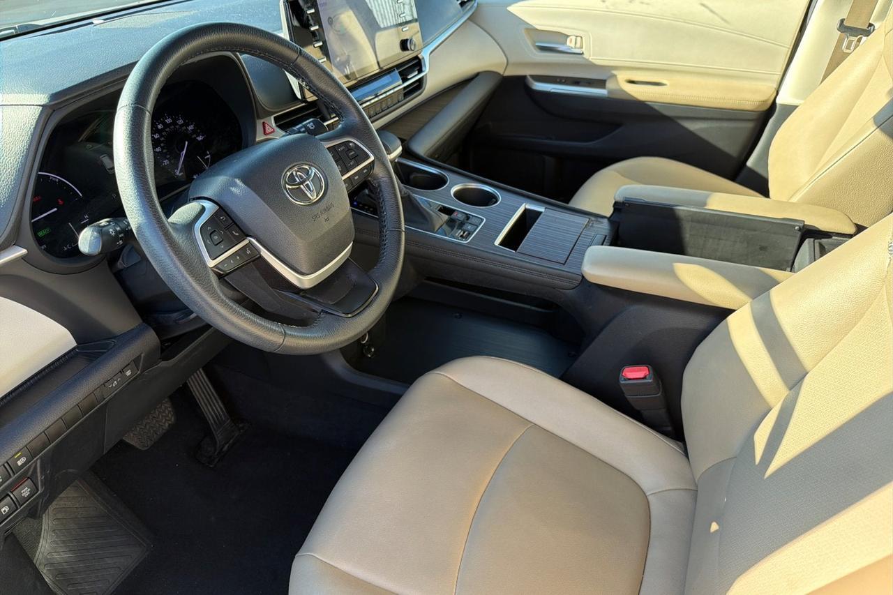 2023 Toyota Sienna XLE Roseville CA