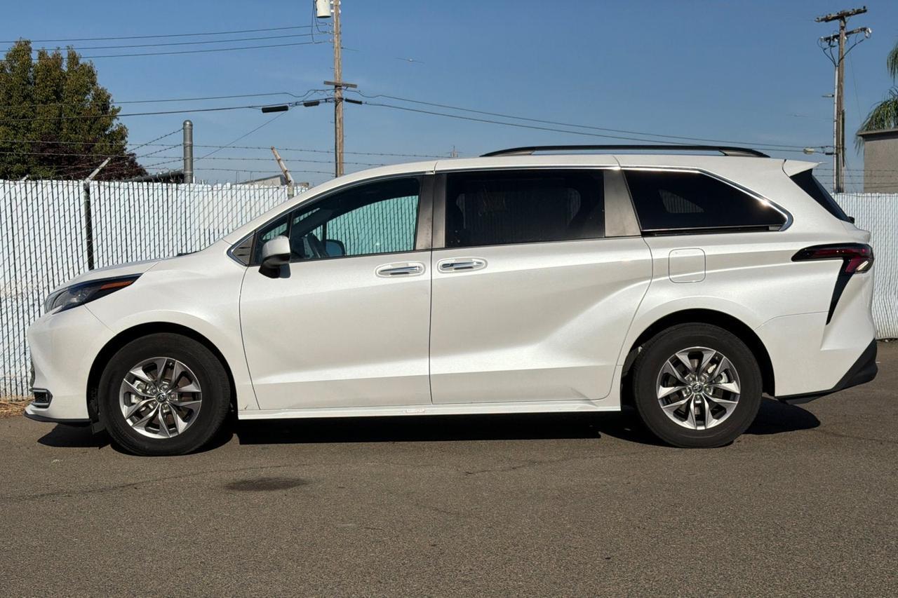 2023 Toyota Sienna XLE Roseville CA