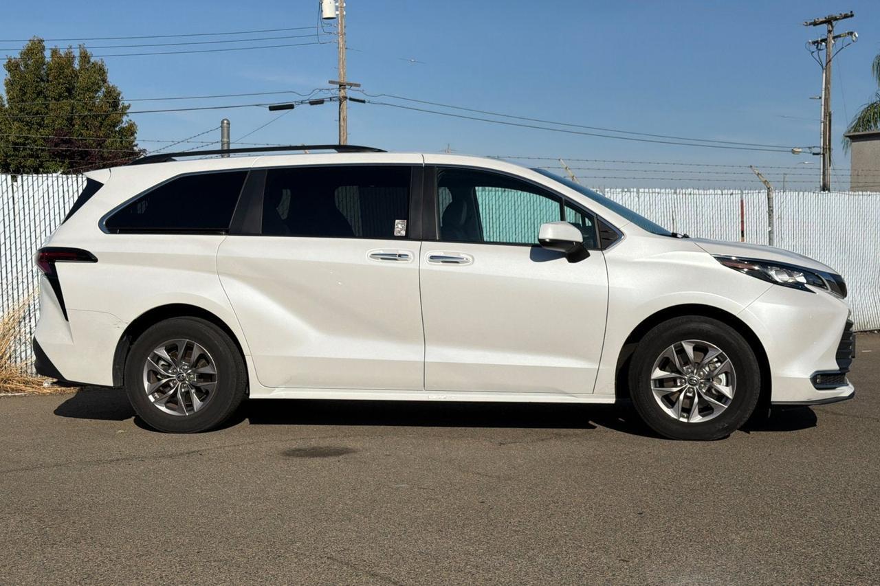 2023 Toyota Sienna XLE Roseville CA