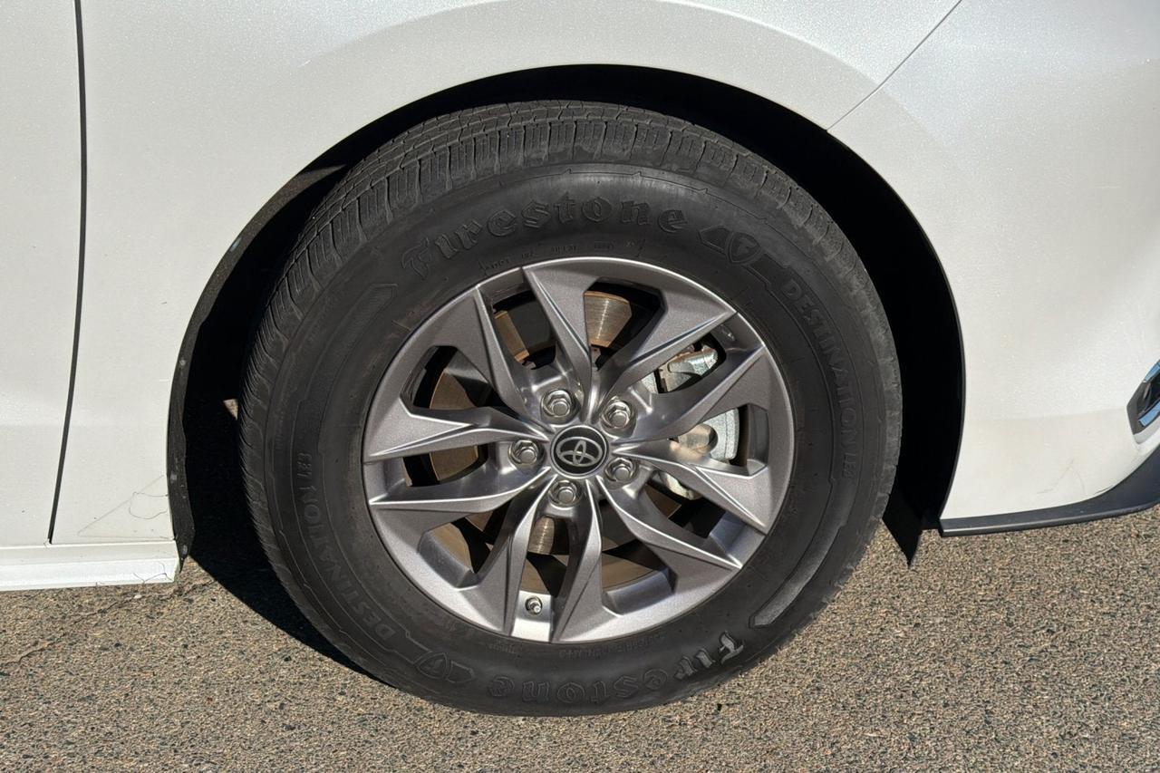 2023 Toyota Sienna XLE Roseville CA