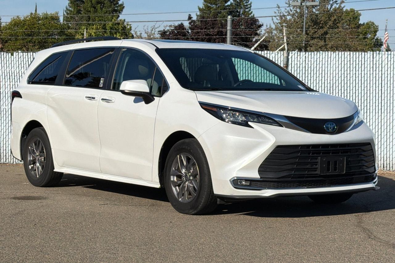 2023 Toyota Sienna XLE Roseville CA