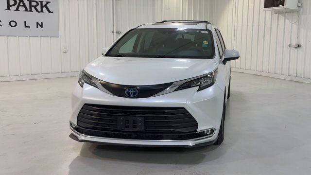 2023 Toyota Sienna XLE San Antonio TX