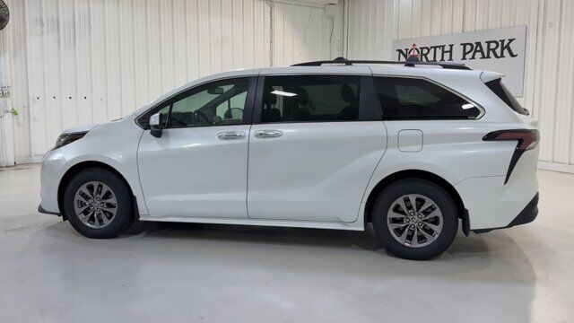 2023 Toyota Sienna XLE San Antonio TX