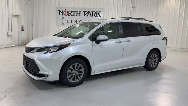 2023 Toyota Sienna XLE San Antonio TX