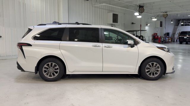 2023 Toyota Sienna XLE San Antonio TX