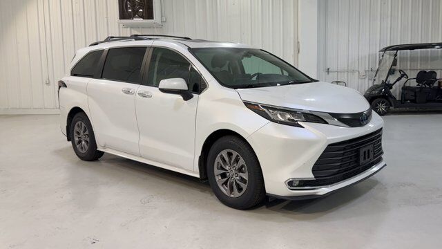 2023 Toyota Sienna XLE San Antonio TX