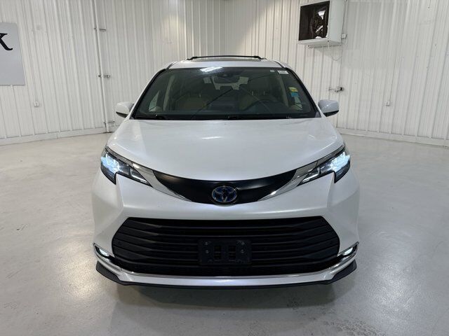 2023 Toyota Sienna XLE San Antonio TX