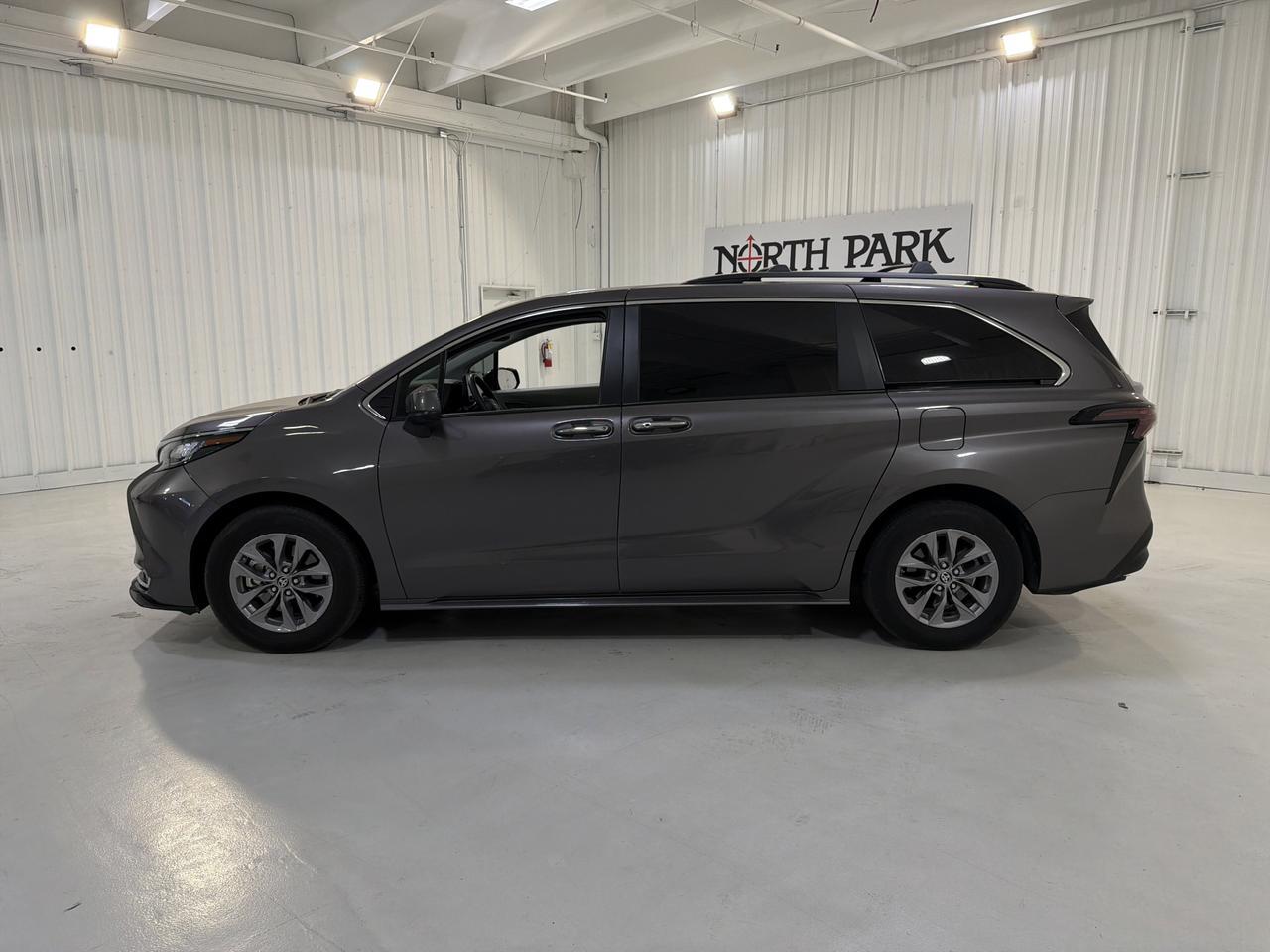 2023 Toyota Sienna XLE San Antonio TX