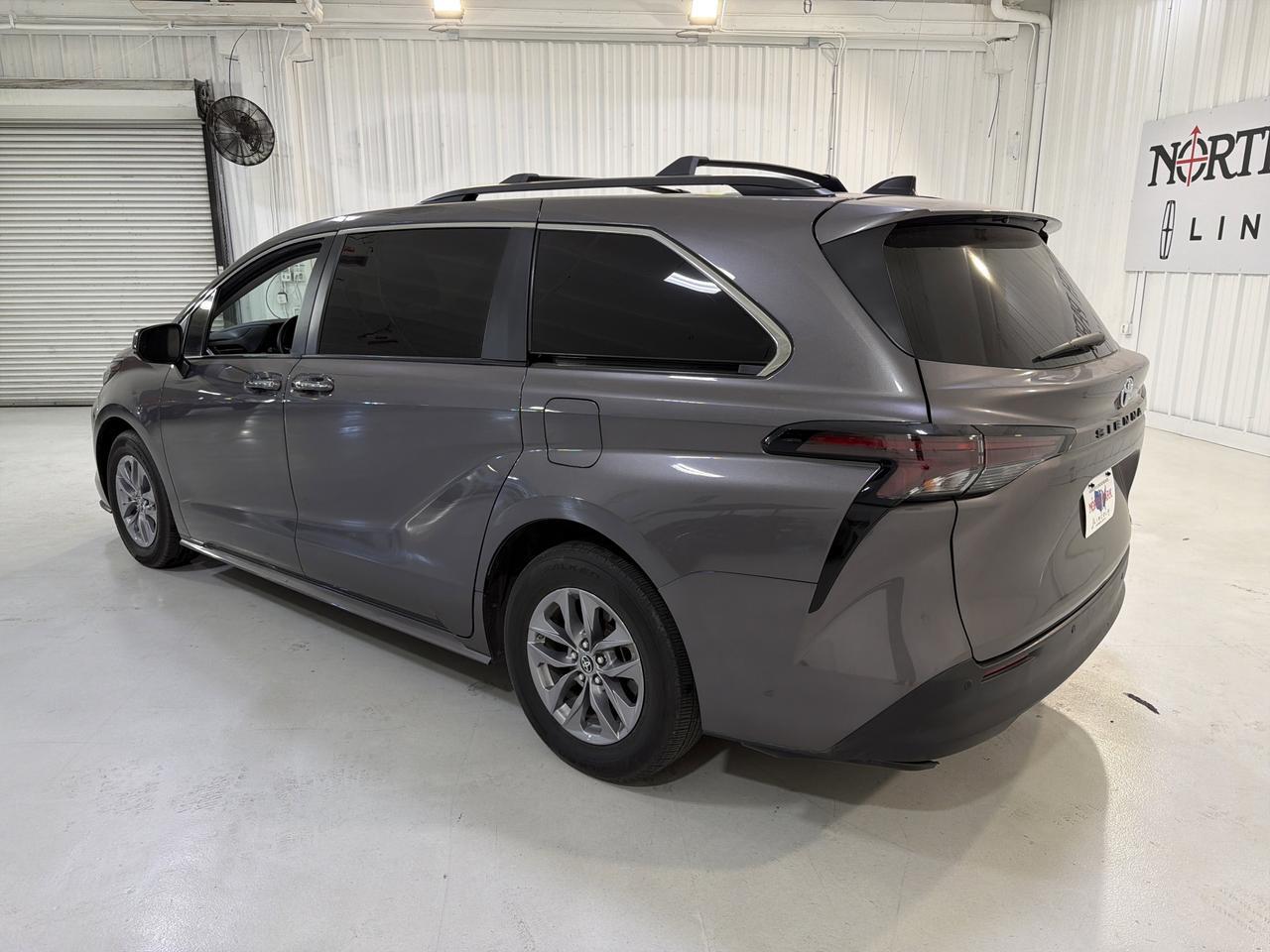 2023 Toyota Sienna XLE San Antonio TX