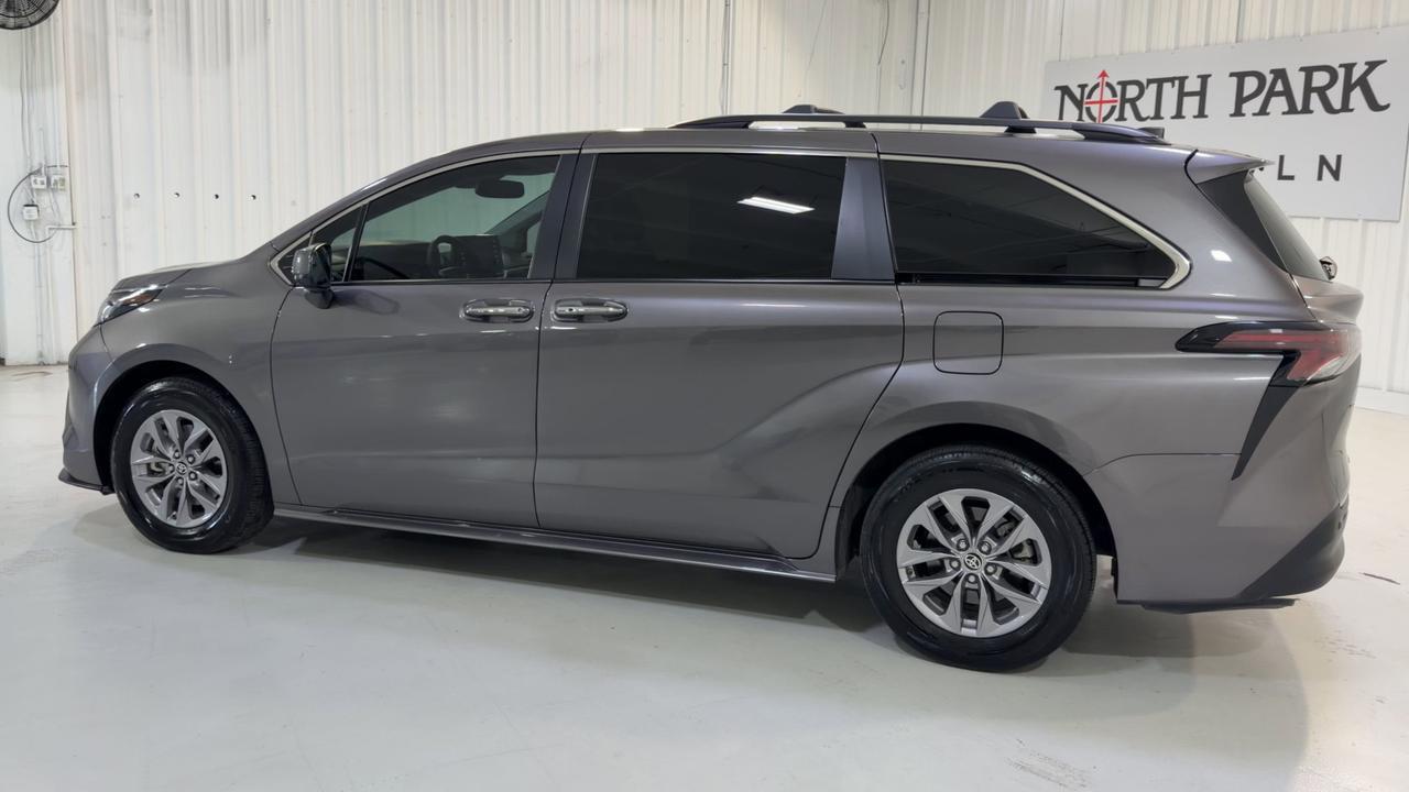 2023 Toyota Sienna XLE San Antonio TX