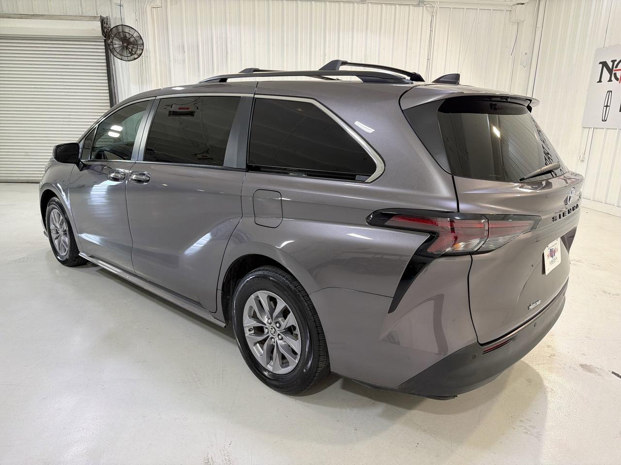 2023 Toyota Sienna XLE San Antonio TX