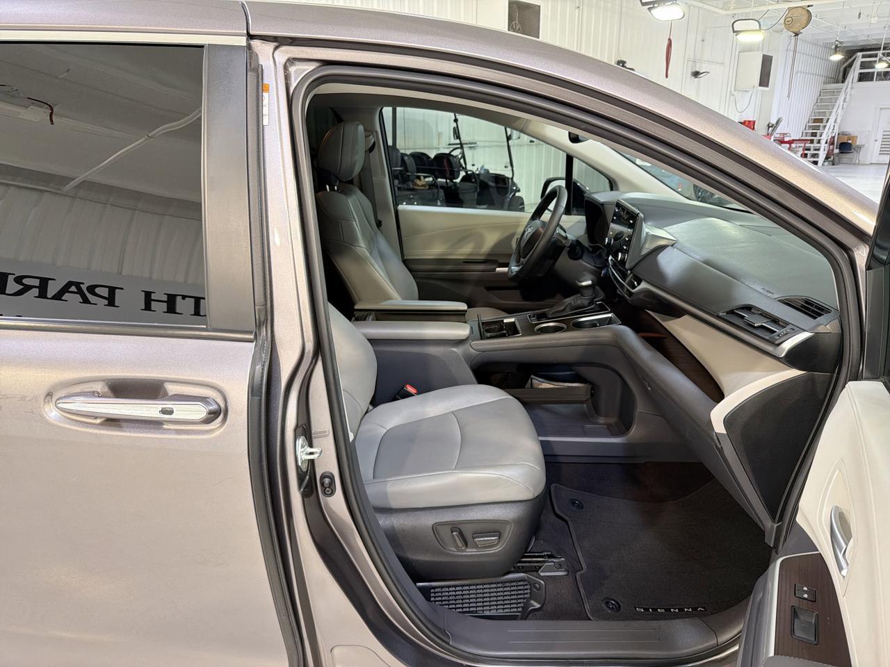 2023 Toyota Sienna XLE San Antonio TX