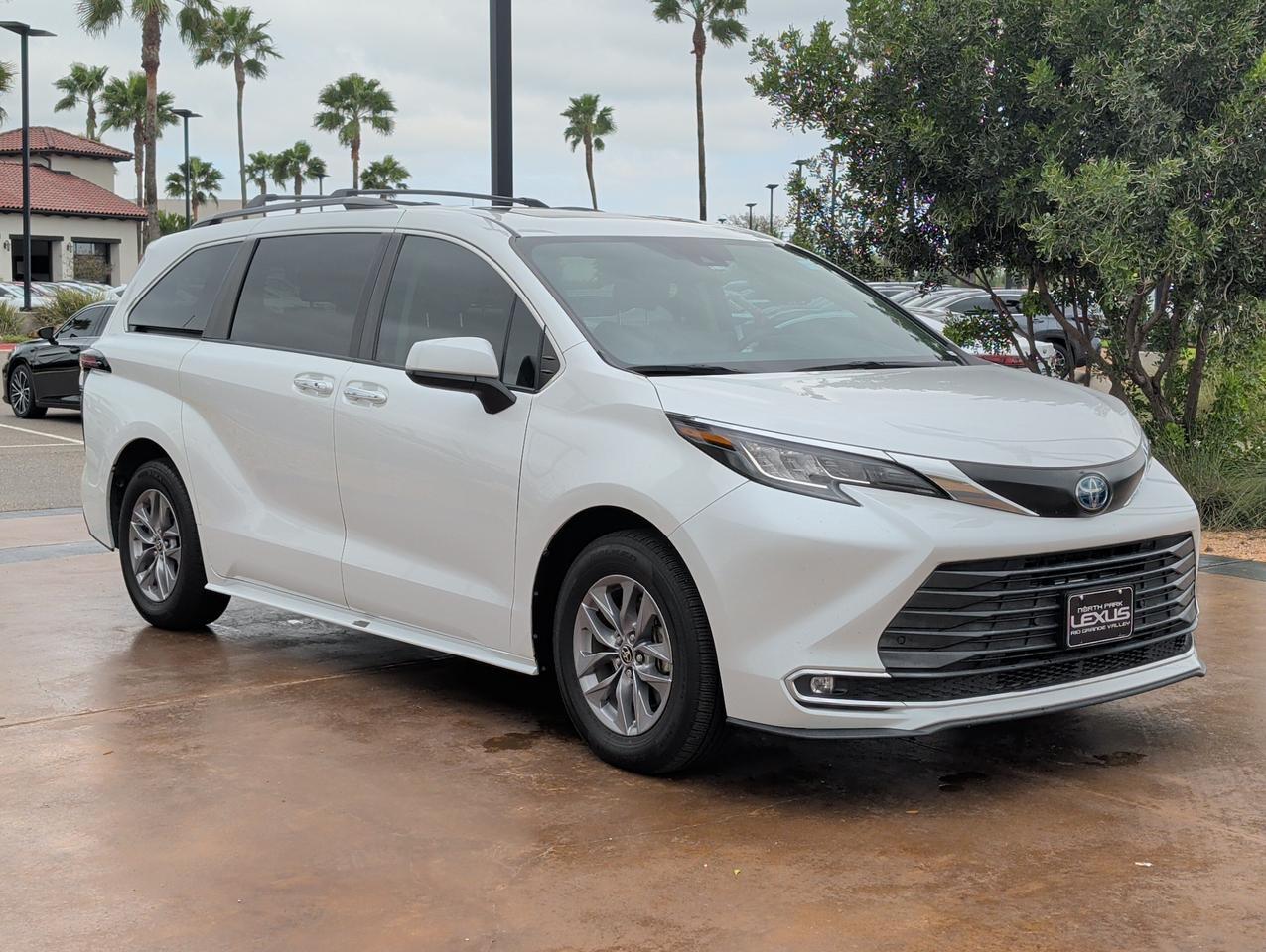 2023 Toyota Sienna XLE
