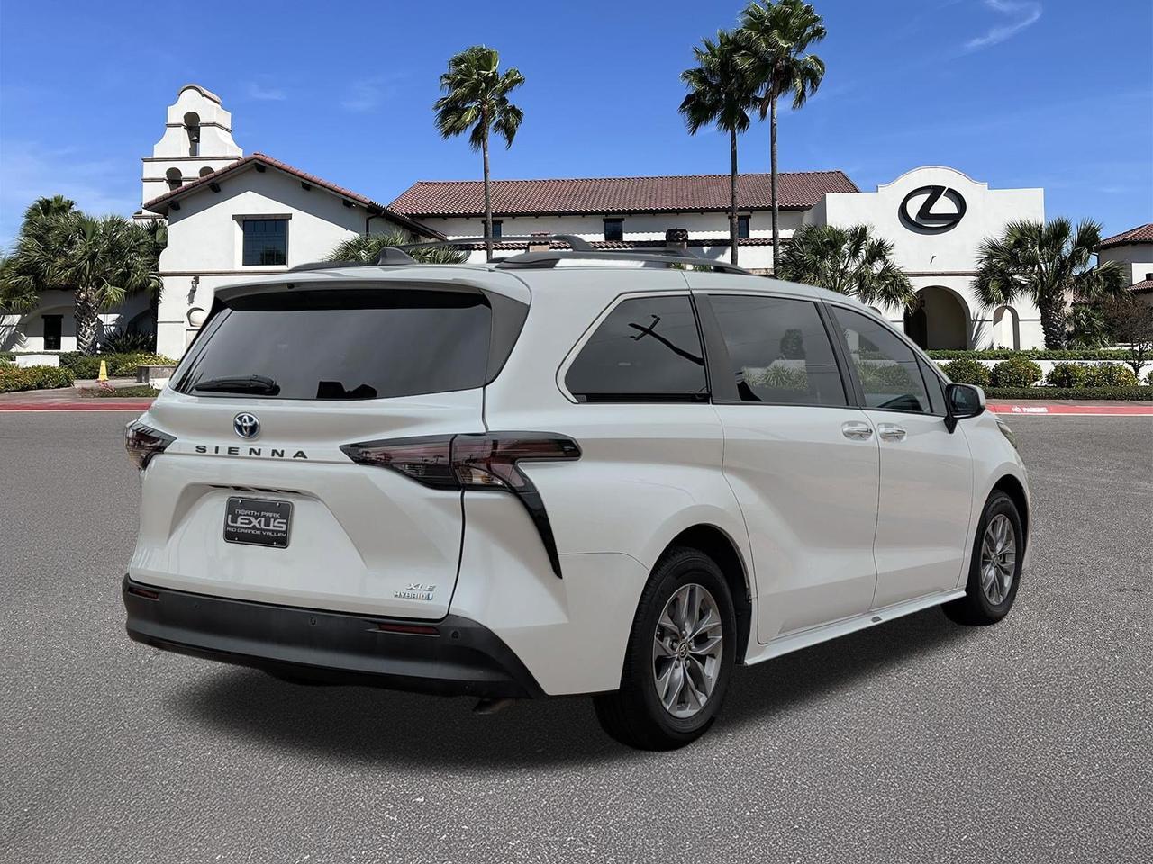 2023 Toyota Sienna XLE
