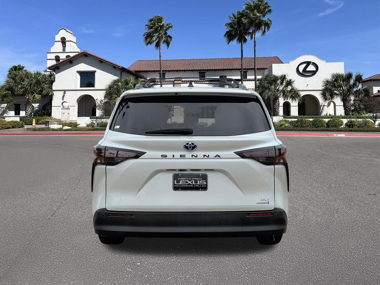 2023 Toyota Sienna XLE