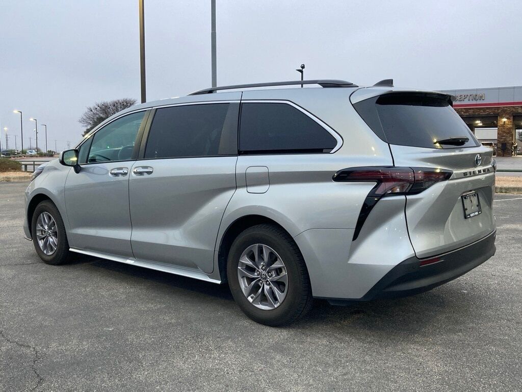 2023 Toyota Sienna XLE San Antonio TX