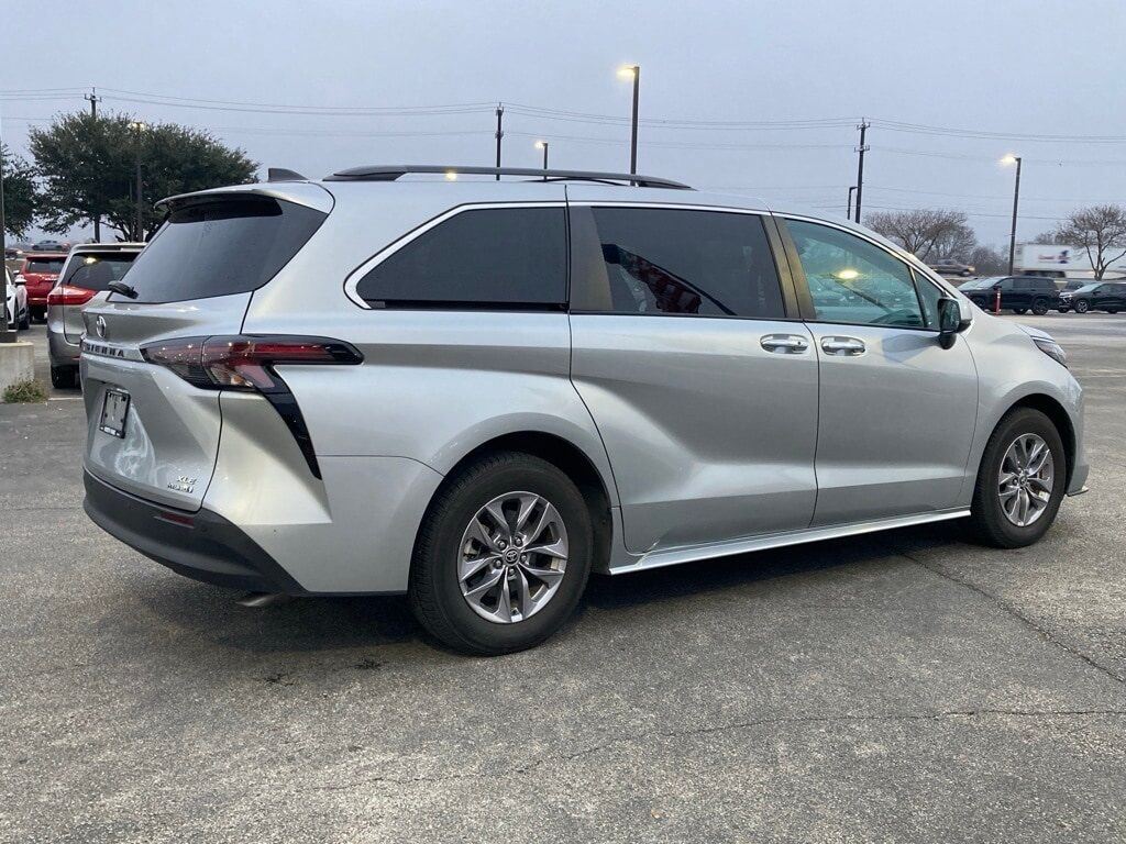 2023 Toyota Sienna XLE San Antonio TX