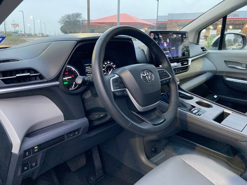 2023 Toyota Sienna XLE San Antonio TX