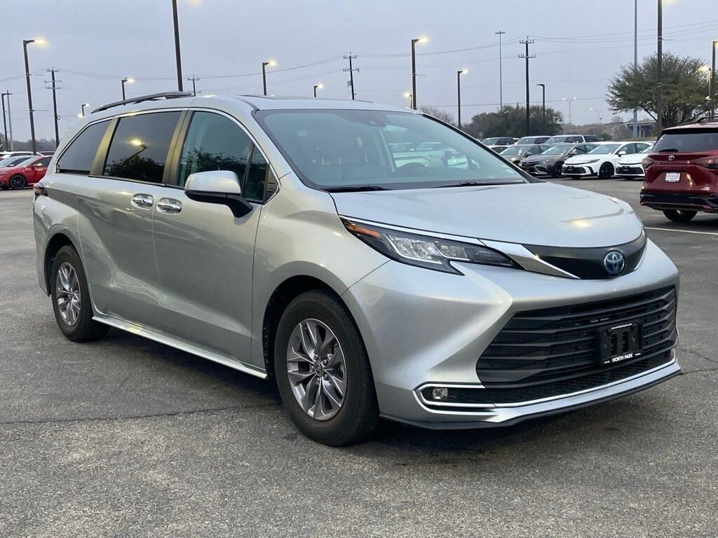 2023 Toyota Sienna XLE San Antonio TX