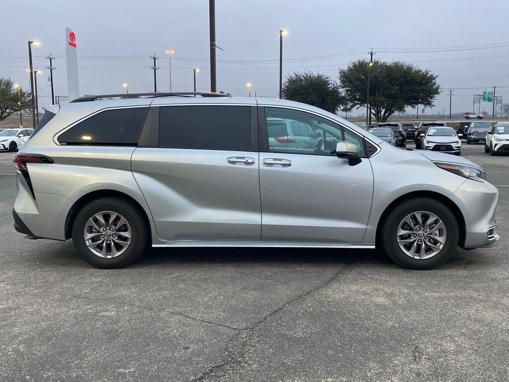 2023 Toyota Sienna XLE San Antonio TX