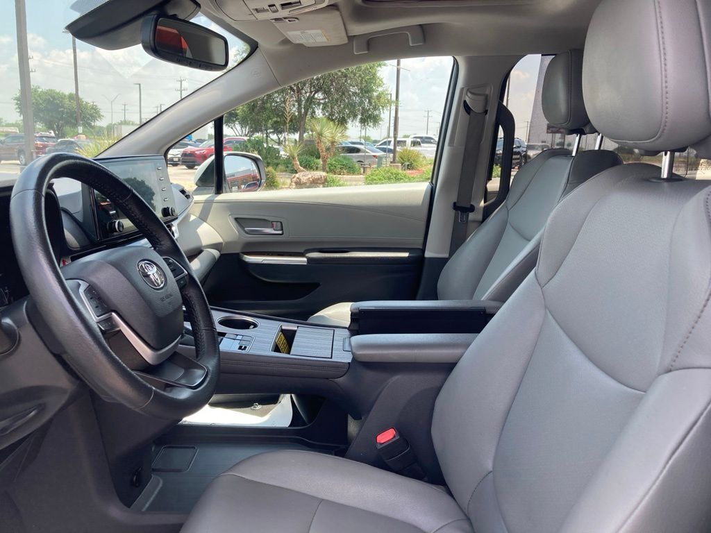 2023 Toyota Sienna XLE San Antonio TX