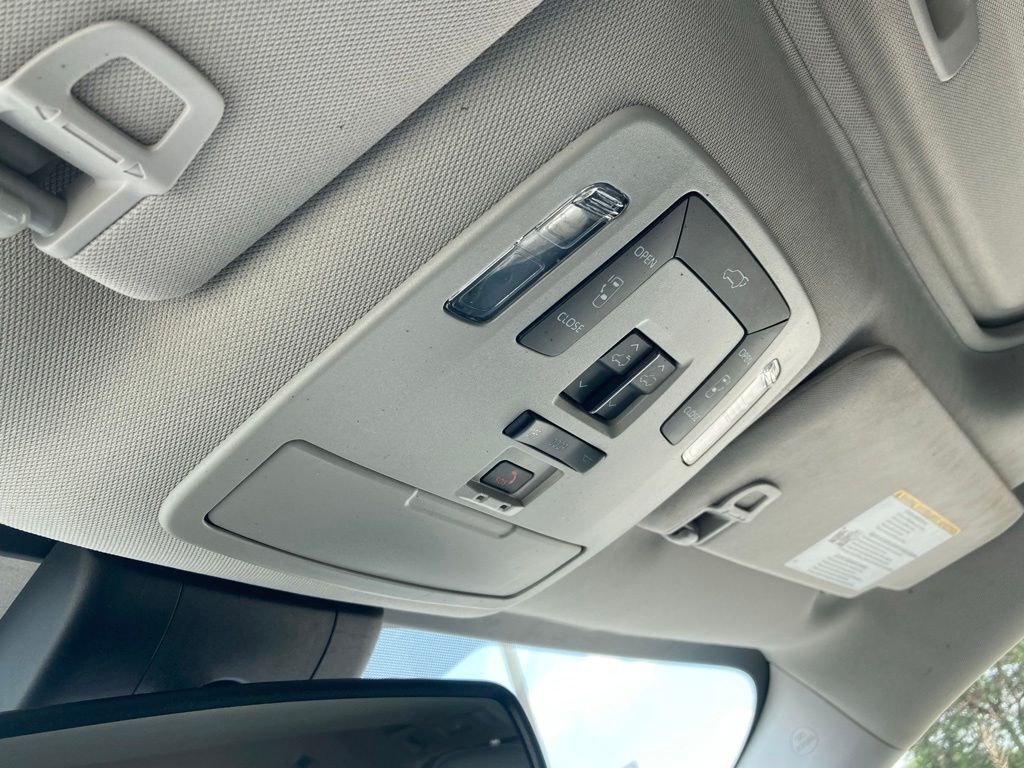 2023 Toyota Sienna XLE San Antonio TX