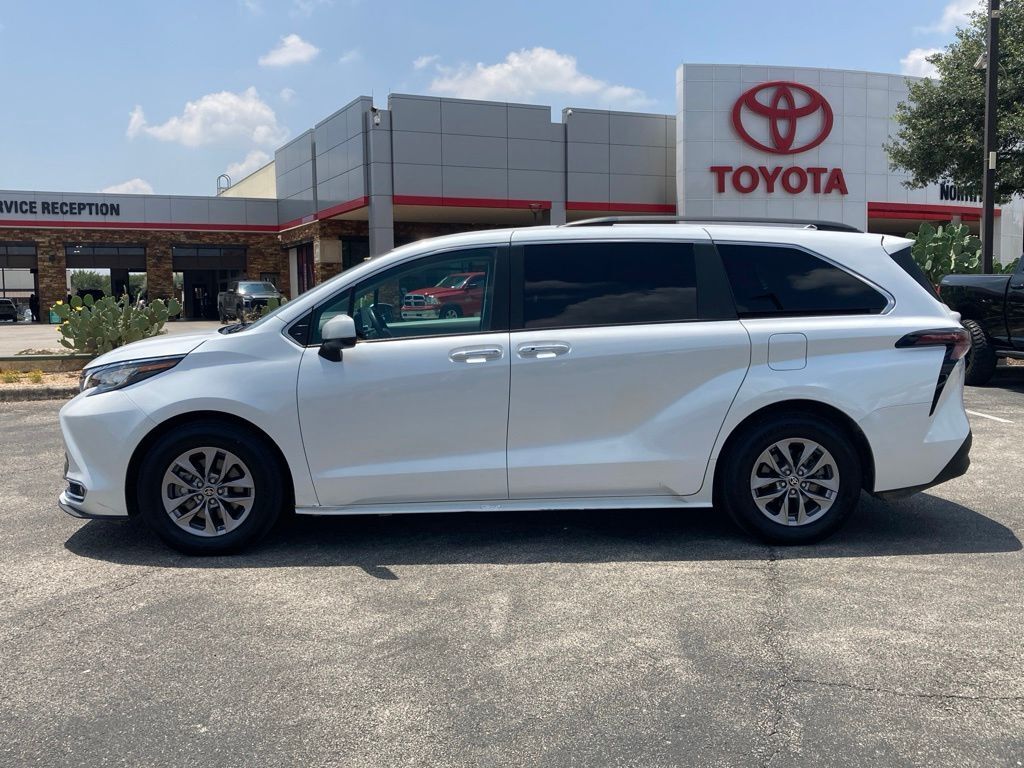 2023 Toyota Sienna XLE San Antonio TX